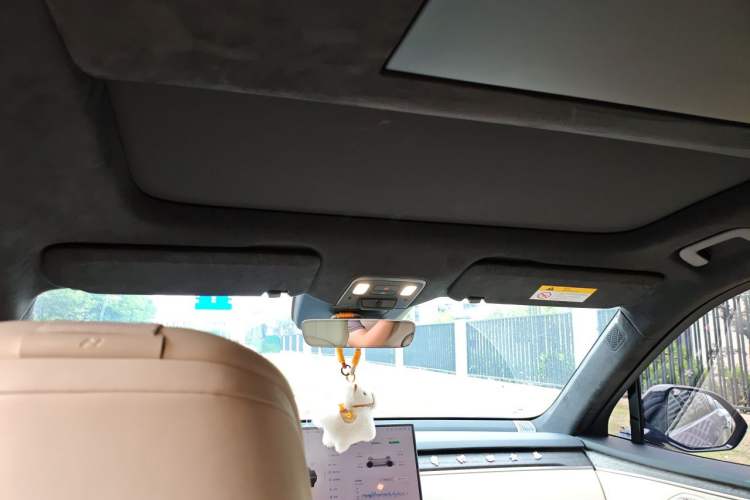 Used ONVO Luxeed L90 2025 Model—Max Six-Seater Version Headliner