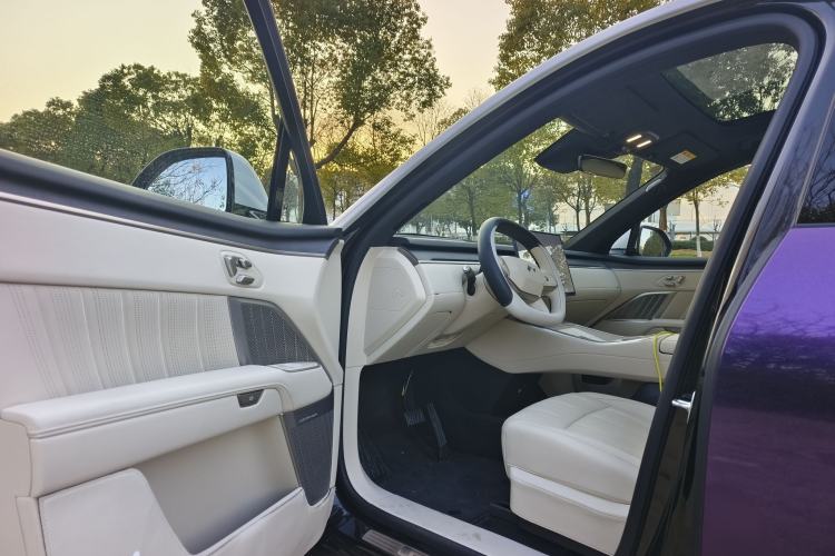 Used ONVO Luxeed L90 2025 Model—Ultra Six-Seater Version Interior 1