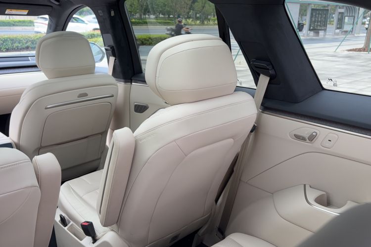 Used ONVO Luxeed L90 2025 Model—Ultra Six-Seater Version Interior 4