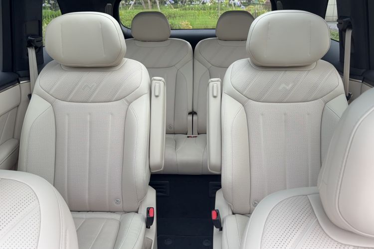 Used ONVO Luxeed L90 2025 Model—Ultra Six-Seater Version Interior 5