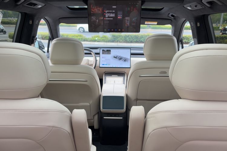 Used ONVO Luxeed L90 2025 Model—Ultra Six-Seater Version Interior 7