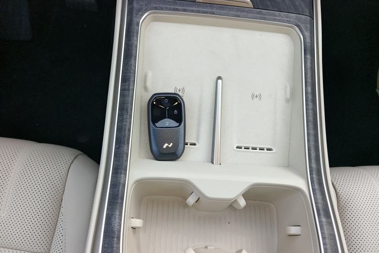 Used ONVO Luxeed L90 2025 Model—Ultra Six-Seater Version Interior 8