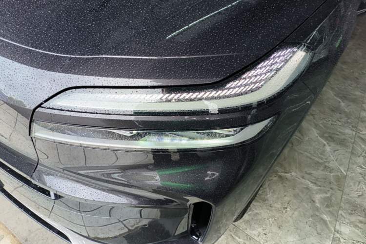 Used ONVO Luxeed L90 2025 Model—Max Seven-Seater Version Left Front Headlight