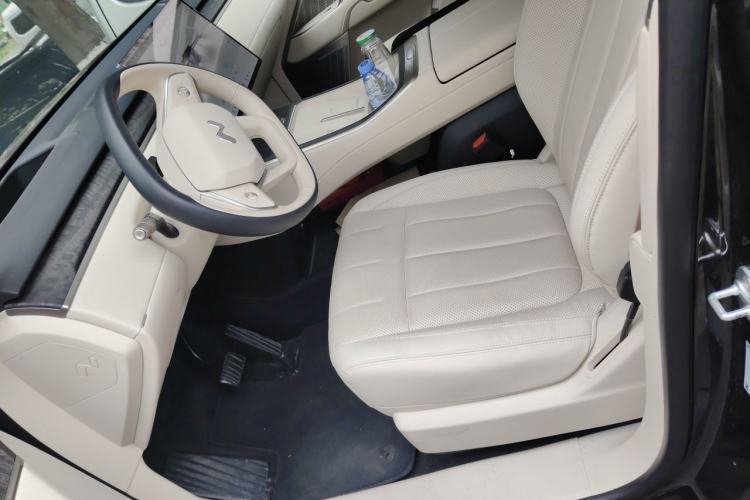 Used ONVO Luxeed L90 2025 Model—Ultra Six-Seater Version Left Front Seat