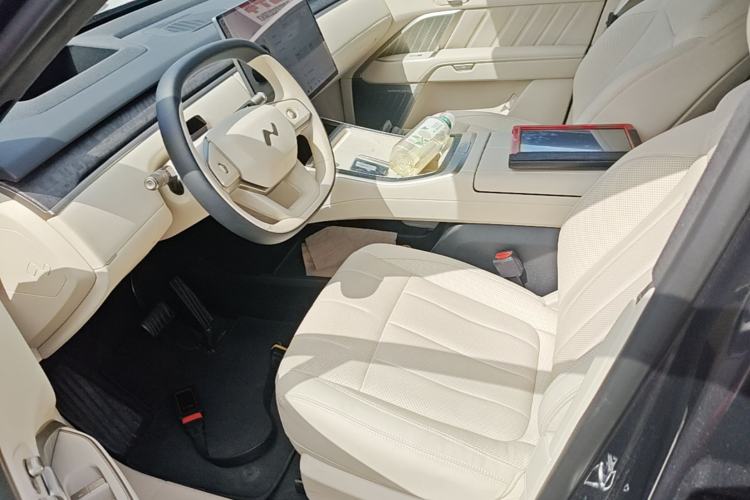 Used ONVO Luxeed L90 2025 Model—Ultra Six-Seater Version Left Front Seat