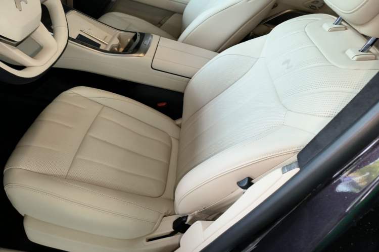 Used ONVO Luxeed L90 2025 Model—Max Seven-Seater Version Left Front Seat