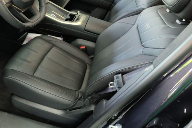 Used ONVO Luxeed L90 2025 Model—Ultra Six-Seater Version Left Front Seat