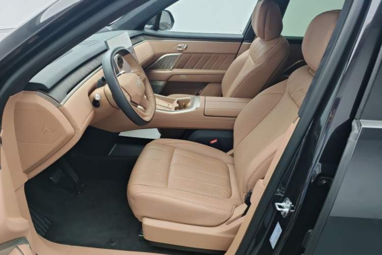 Used ONVO Luxeed L90 2025 Model—Ultra Six-Seater Version Left Front Seat