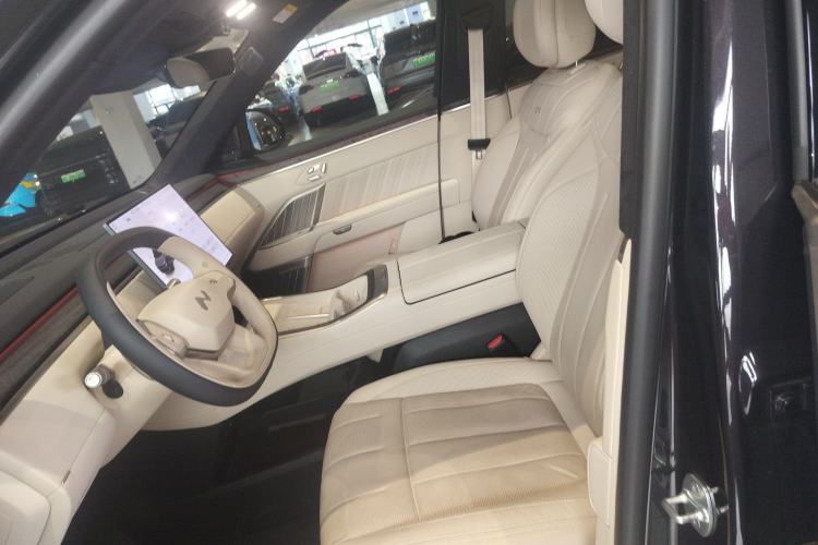 Used ONVO Luxeed L90 2025 Model—Max Six-Seater Version Left Front Seat