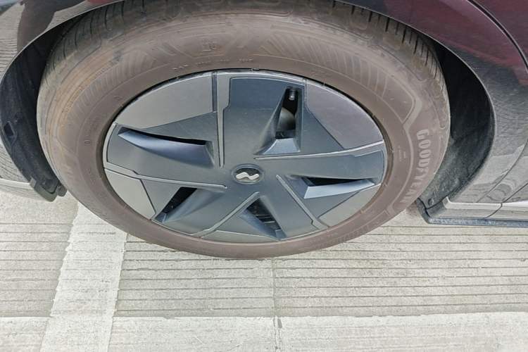 Used ONVO Luxeed L90 2025 Model—Ultra Six-Seater Version Left Front Wheel Hub