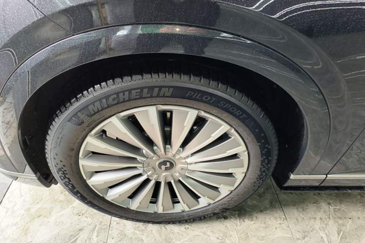 Used ONVO Luxeed L90 2025 Model—Max Seven-Seater Version Left Front Wheel Hub