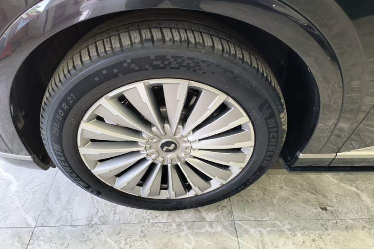 Used ONVO Luxeed L90 2025 Model—Ultra Six-Seater Version Left Front Wheel Hub