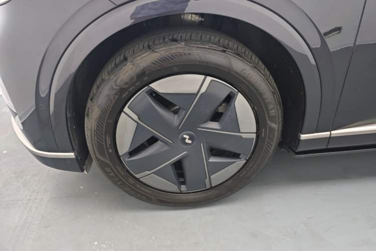 Used ONVO Luxeed L90 2025 Model—Ultra Six-Seater Version Left Front Wheel Hub