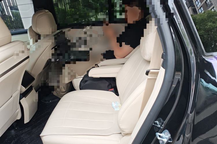 Used ONVO Luxeed L90 2025 Model—Max Six-Seater Version Left Rear Seat