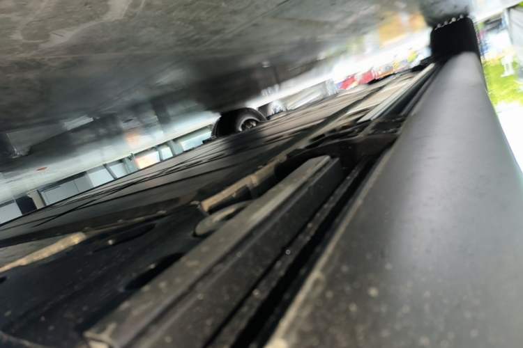 Used ONVO Luxeed L90 2025 Model—Max Seven-Seater Version Left Side Sill