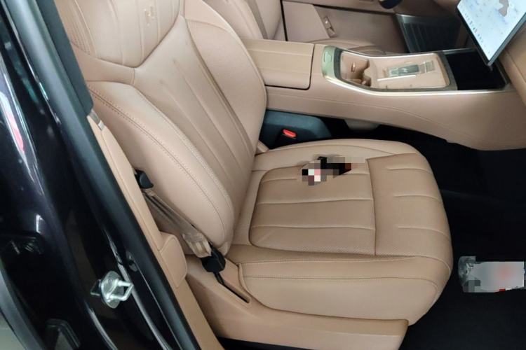 Used ONVO Luxeed L90 2025 Model—Max Seven-Seater Version Right Front Seat