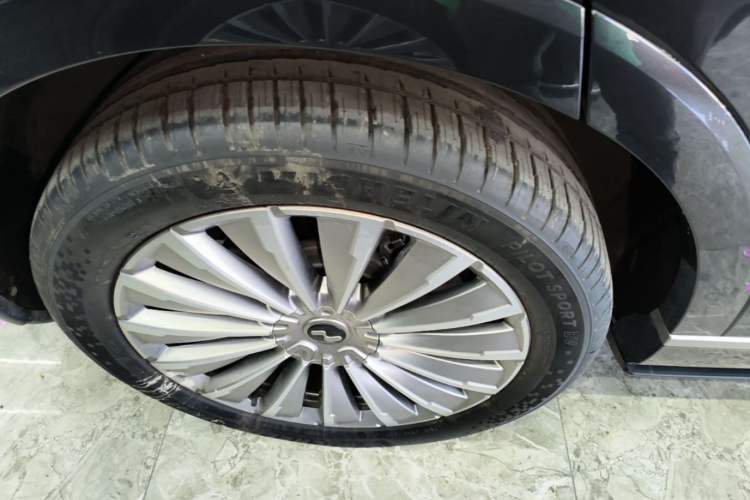 Used ONVO Luxeed L90 2025 Model—Ultra Six-Seater Version Right Rear Wheel Hub