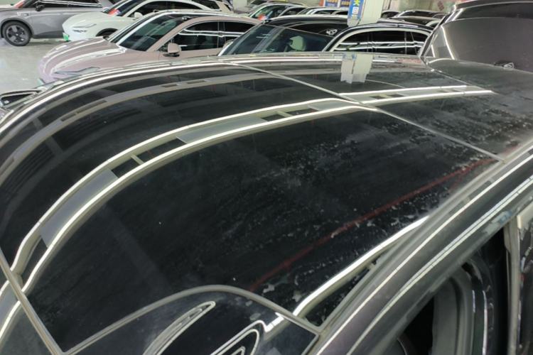 Used ONVO Luxeed L90 2025 Model—Ultra Six-Seater Version Roof