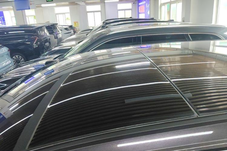 Used ONVO Luxeed L90 2025 Model—Ultra Seven-Seater Version Roof