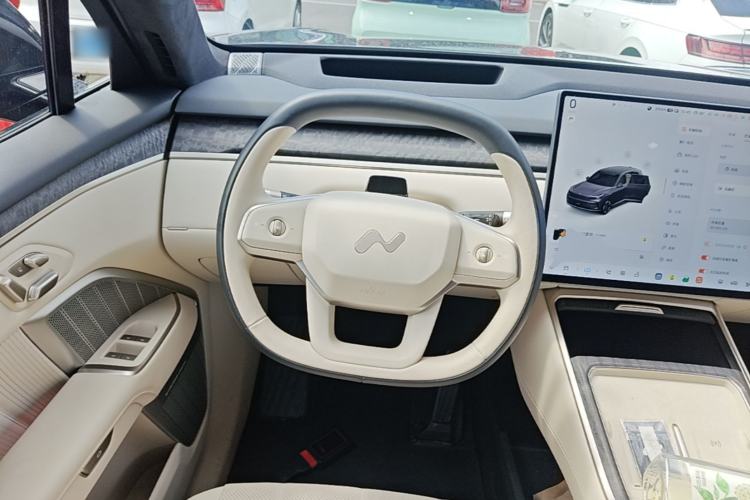Used ONVO Luxeed L90 2025 Model—Ultra Six-Seater Version Steering Wheel