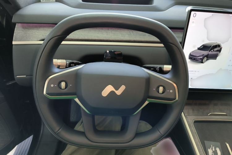 Used ONVO Luxeed L90 2025 Model—Ultra Six-Seater Version Steering Wheel
