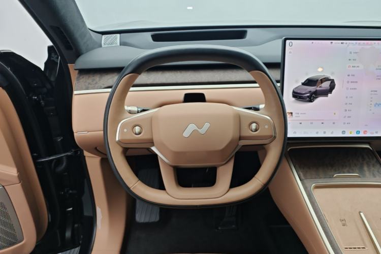 Used ONVO Luxeed L90 2025 Model—Ultra Six-Seater Version Steering Wheel