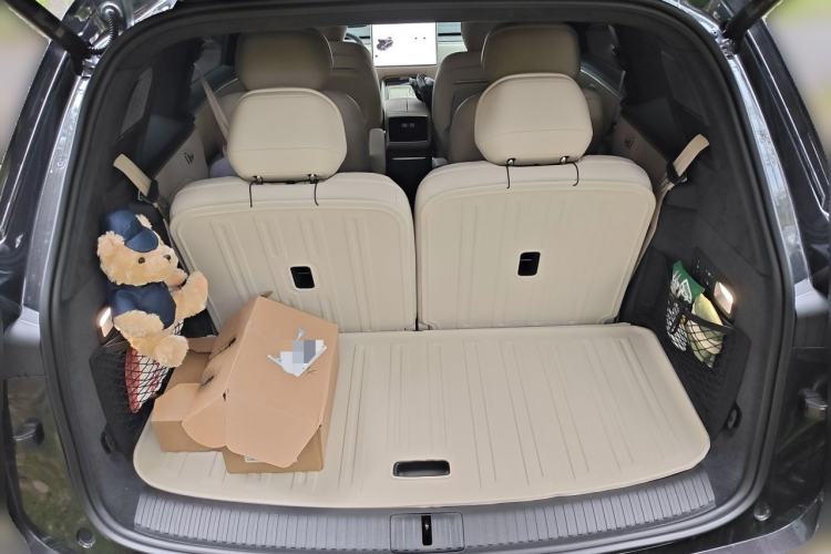 Used ONVO Luxeed L90 2025 Model—Ultra Six-Seater Version Trunk