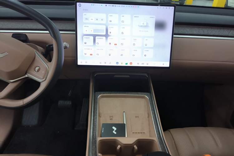 Used ONVO Luxeed L90 2025 Model Ultra Six-Seater 60-degree Battery Edition Audio And AC Panel