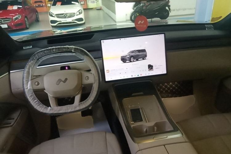 Used ONVO Luxeed L90 2025 Model Ultra Six-Seater 60-degree Battery Edition Center Console
