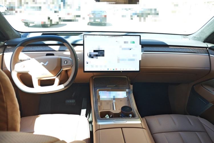 Used ONVO Luxeed L90 2025 Model—Max Six-Seater Version Center Console