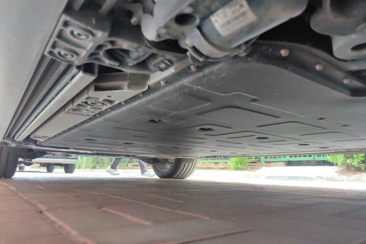 Used ONVO Luxeed L90 2025 Model—Ultra Six-Seater Version Chassis Front Right