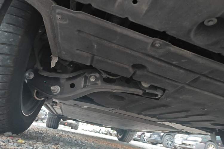 Used ONVO Luxeed L90 2025 Model—Ultra Six-Seater Version Chassis Rear Left