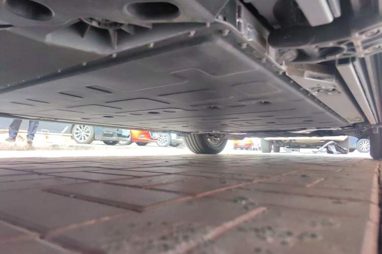 Used ONVO Luxeed L90 2025 Model—Ultra Six-Seater Version Chassis Rear Right