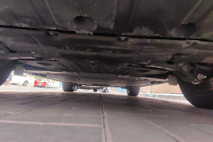 Used ONVO Luxeed L90 2025 Model—Ultra Six-Seater Version Chassis Rear