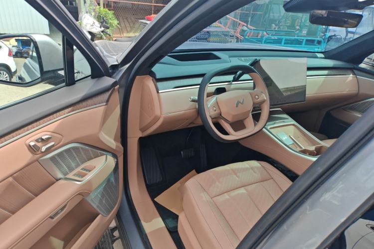 Used ONVO Luxeed L90 2025 Model—Ultra Six-Seater Version Driver Seat