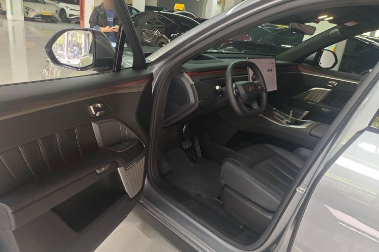 Used ONVO Luxeed L90 2025 Model—Ultra Six-Seater Version Driver Seat