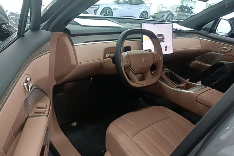 Used ONVO Luxeed L90 2025 Model—Max Six-Seater Version Driver Seat