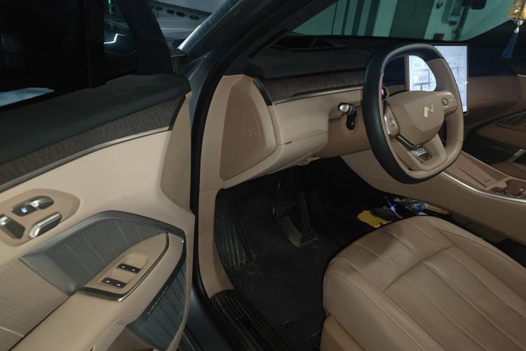 Used ONVO Luxeed L90 2025 Model—Max Six-Seater Version Driver Seat