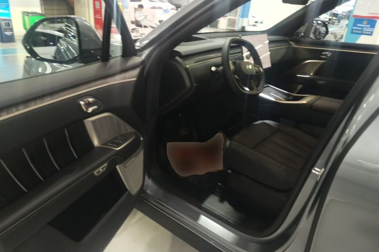 Used ONVO Luxeed L90 2025 Model—Ultra Six-Seater Version Driver Seat