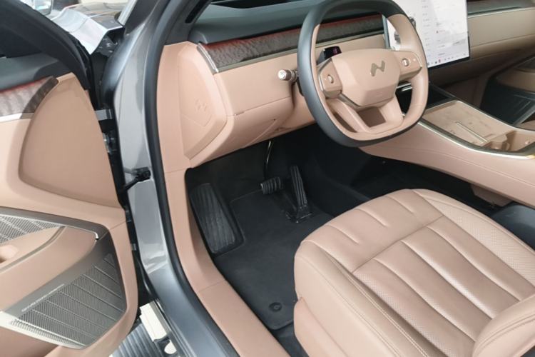 Used ONVO Luxeed L90 2025 Model—Max Six-Seater Version Driver Seat