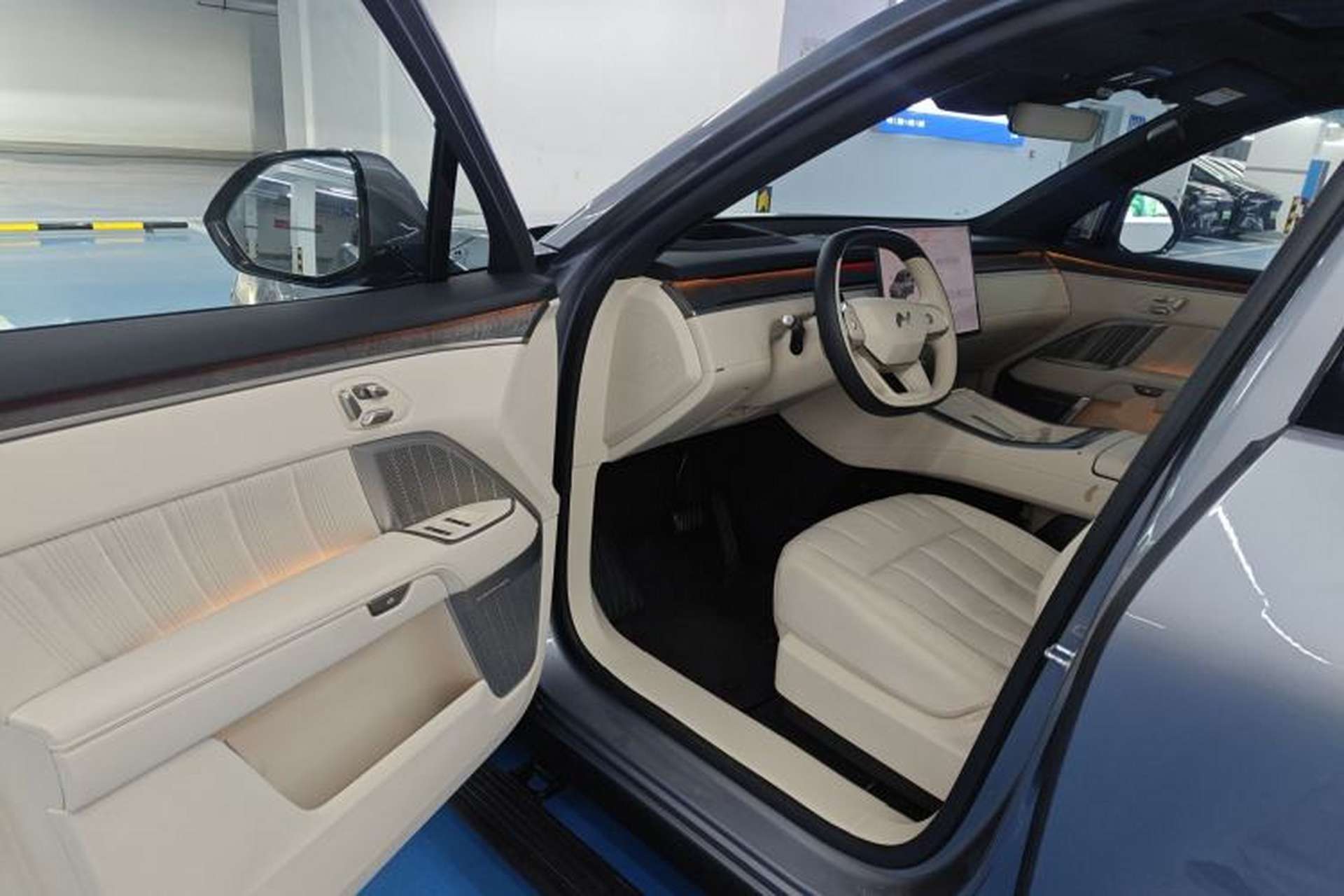 Used ONVO Luxeed L90 2025 Model—Ultra Six-Seater Version Driver Seat