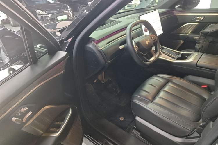 Used ONVO Luxeed L90 2025 Model—Max Six-Seater Version Driver Seat