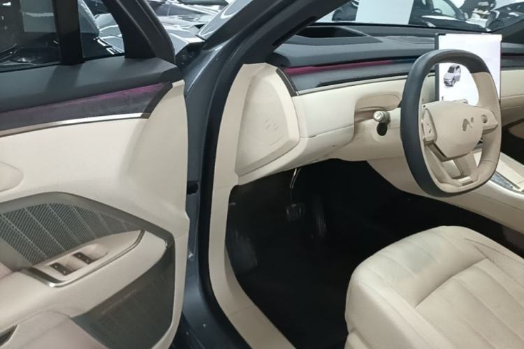 Used ONVO Luxeed L90 2025 Model—Max Six-Seater Version Driver Seat