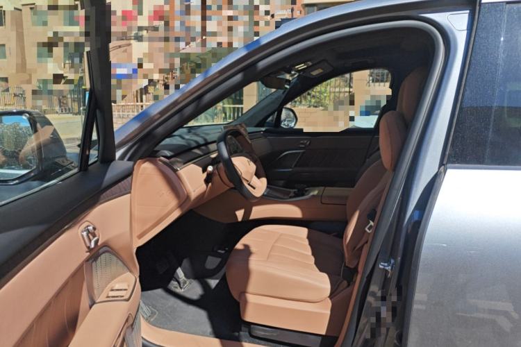 Used ONVO Luxeed L90 2025 Model—Max Six-Seater Version Driver Seat