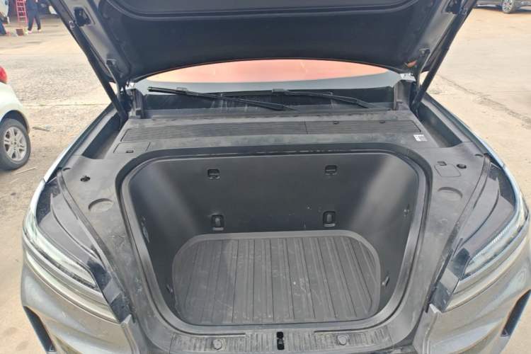 Used ONVO Luxeed L90 2025 Model—Ultra Six-Seater Version Engine Bay