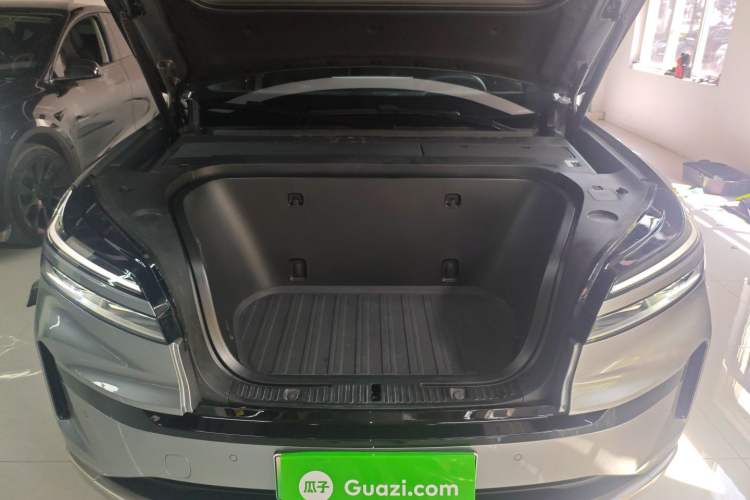 Used ONVO Luxeed L90 2025 Model—Ultra Six-Seater Version Engine Bay