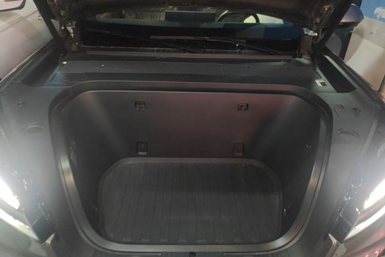 Used ONVO Luxeed L90 2025 Model—Ultra Six-Seater Version Engine Bay