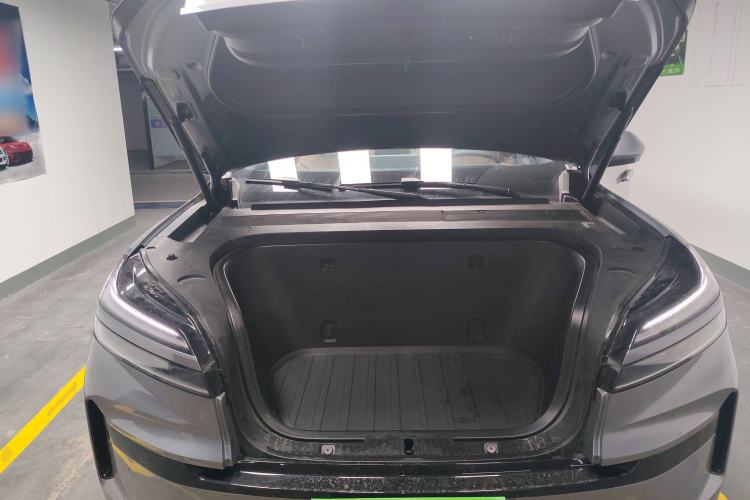 Used ONVO Luxeed L90 2025 Model—Max Six-Seater Version Engine Bay