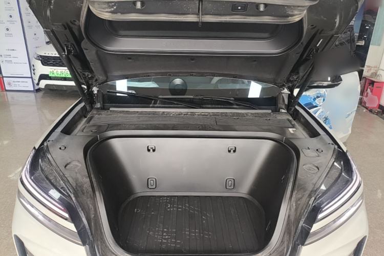 Used ONVO Luxeed L90 2025 Model—Max Six-Seater Version Engine Bay