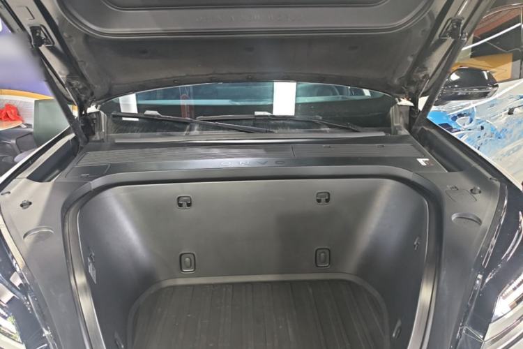 Used ONVO Luxeed L90 2025 Model—Max Six-Seater Version Engine Bay